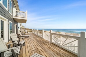Property grounds - Luxury gulf front home with huge windows facing the Gulf. Large open decks (Gulf Shores)