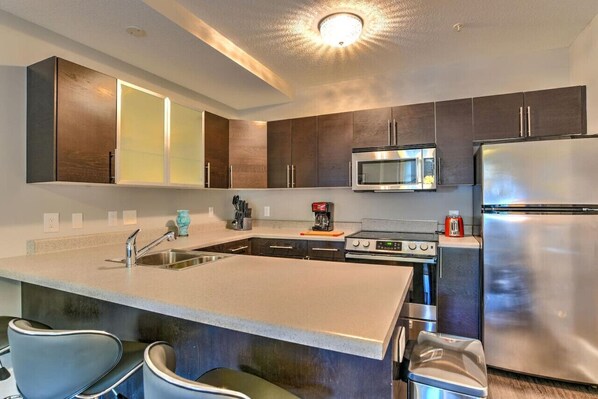 Fridge, microwave, oven, stovetop - Charming Historic Condo (Asheville)