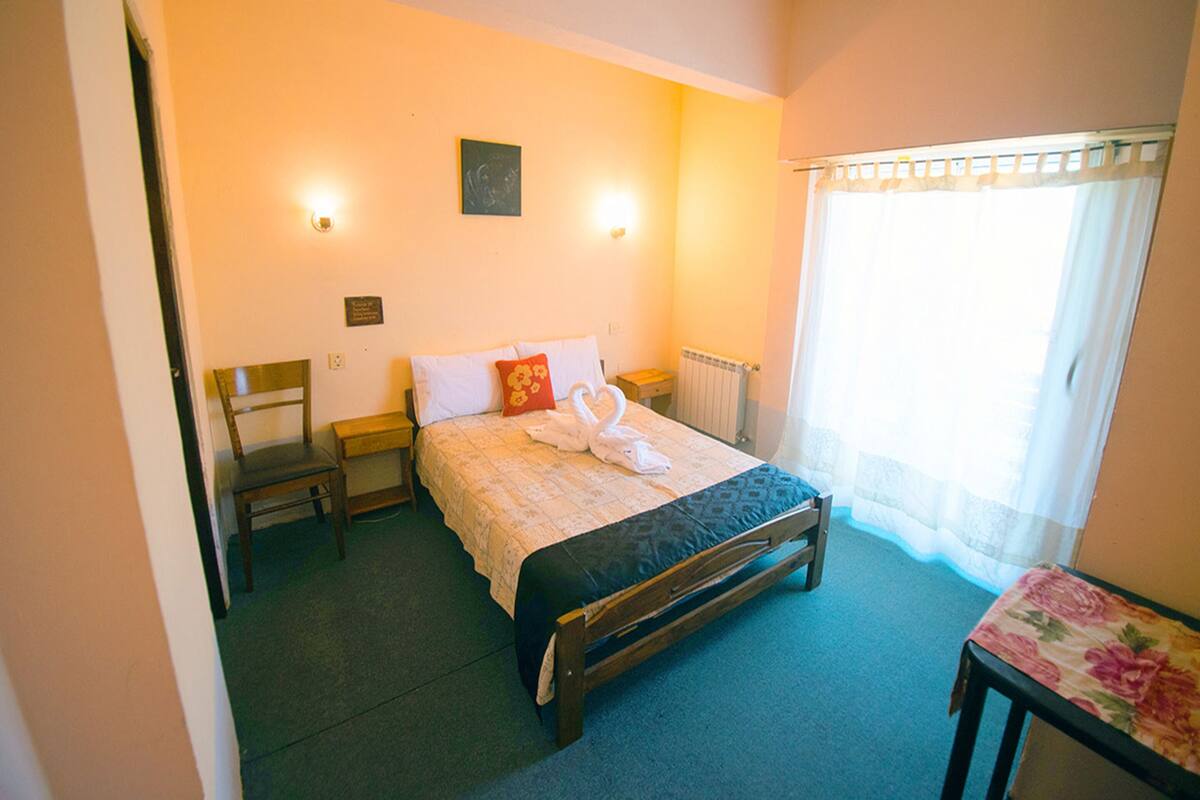 In-room safe, free WiFi, bed sheets