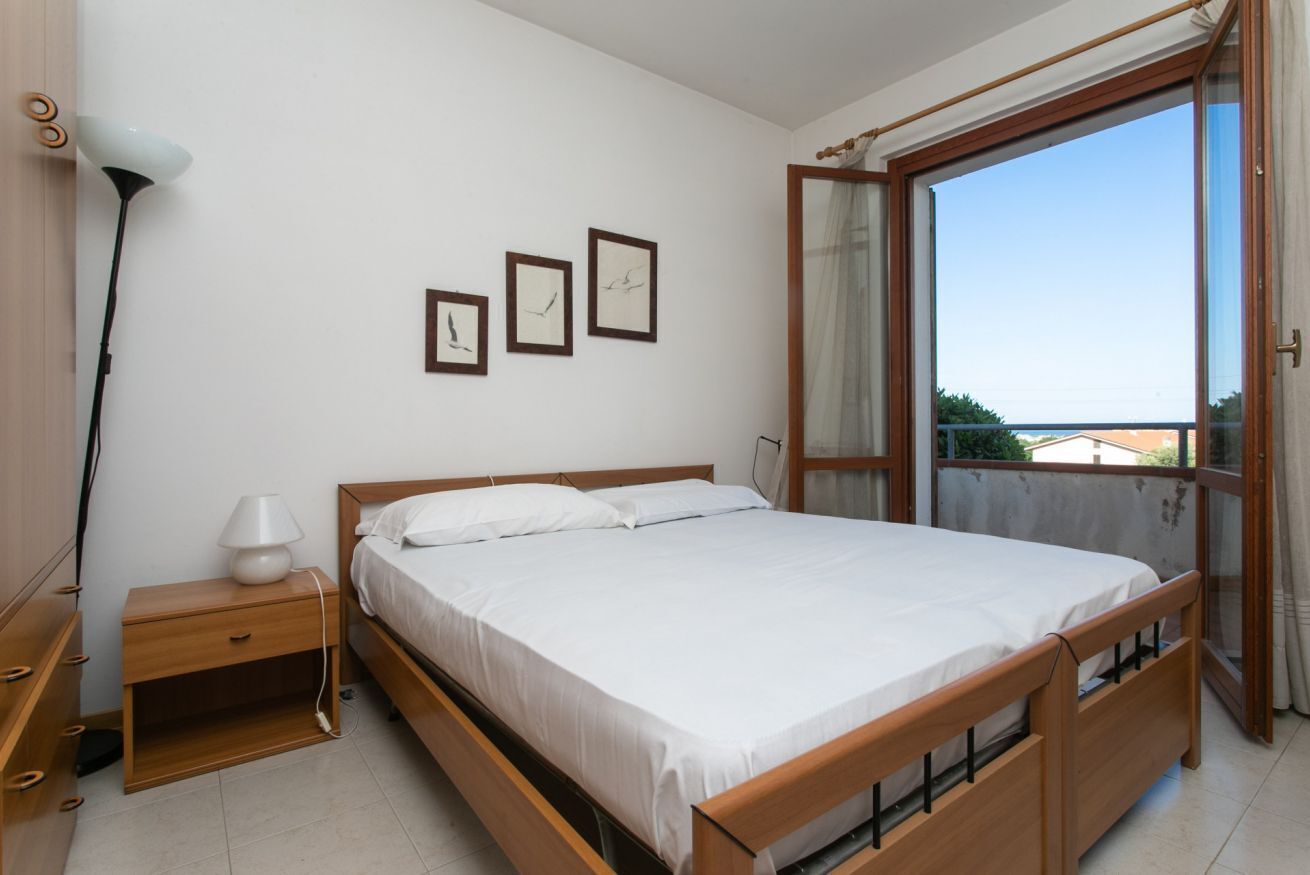 3 bedrooms, bed sheets