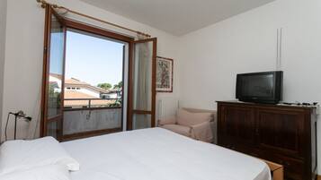 3 bedrooms, bed sheets