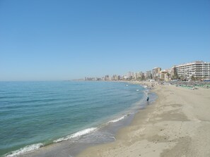 Beach nearby, sun-loungers, beach towels - La Casa de Bebita: central and with parking (FUENGIROLA)