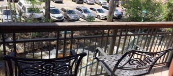 Downtown Corner Luxury Loft on the Riverwalk - King Bed!