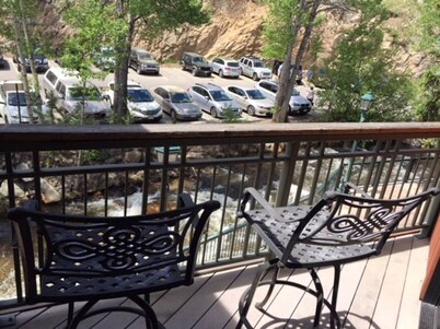 Downtown Corner Luxury Loft on the Riverwalk - King Bed!