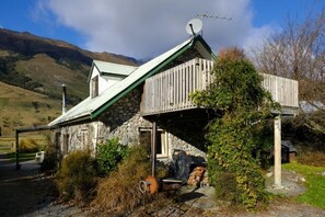 Exterior - Anglers paradise and great family holiday place (Wanaka)