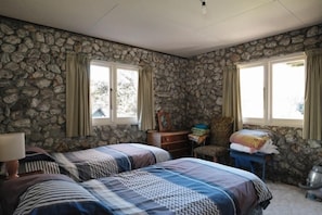 3 chambres, fer et planche à repasser, Wi-Fi gratuit, draps fournis