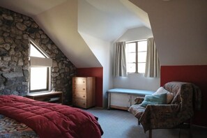3 bedrooms, iron/ironing board, free WiFi, bed sheets - Anglers paradise and great family holiday place (Wanaka)