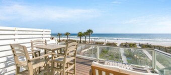 BeachFRONT~Huge Balcony~Remodeled~Wet Bar~Beachside West 13