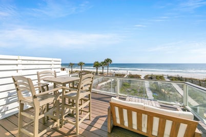 BeachFRONT~Huge Balcony~Remodeled~Wet Bar~Beachside West 13