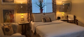 Beautiful Victorian built in 1912 “The Brookside Manor” in Berkeley Springs WV