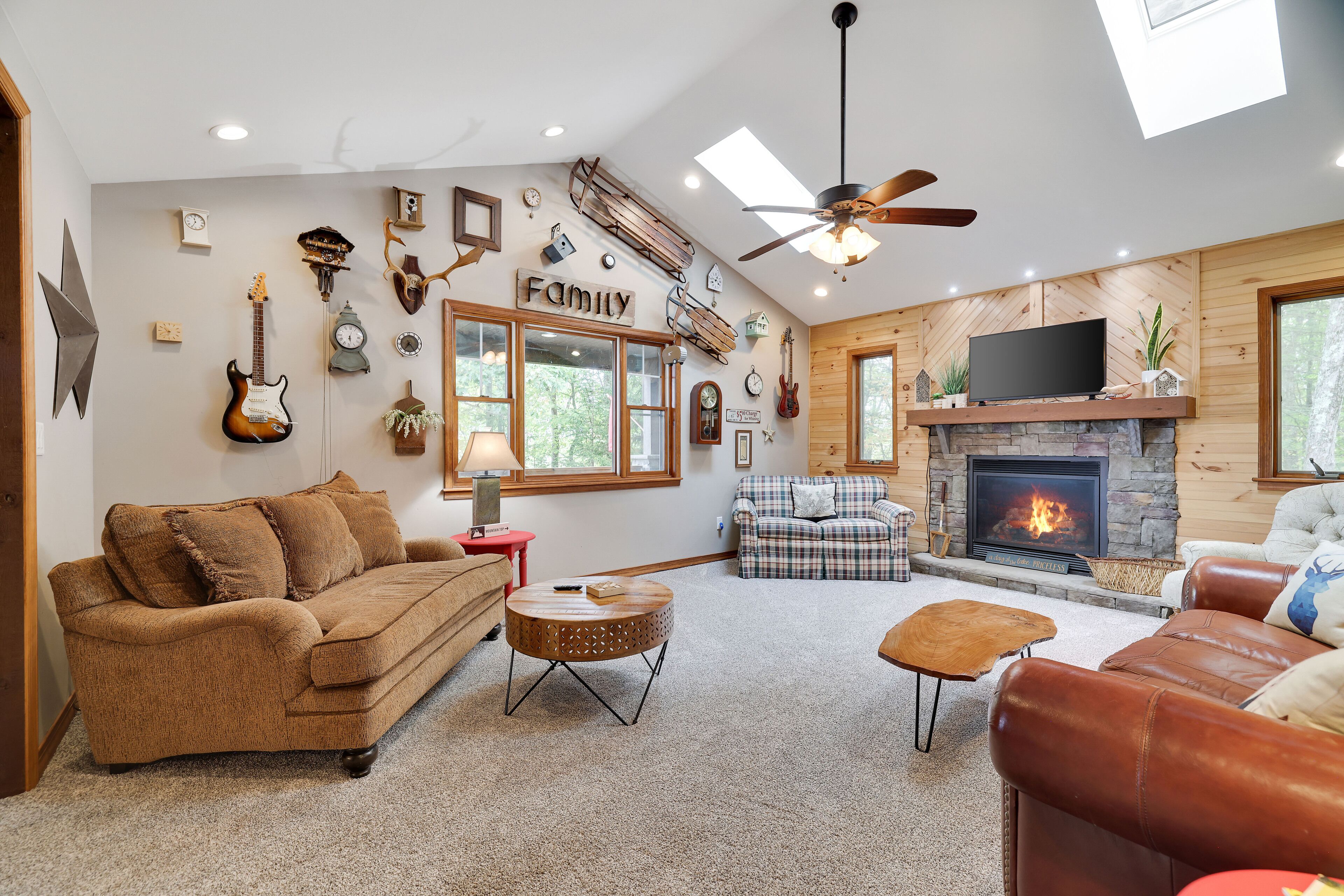 智能电视、壁炉、桌上足球、乒乓球