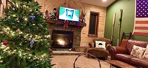 Smart TV, fireplace, table football, ping pong