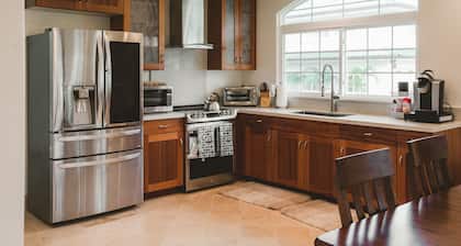 Home of Aloha, 5 Bedrooms / 4 Baths, Sleeps 14