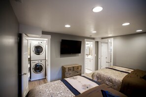 1 bedroom, in-room safe, iron/ironing board, WiFi