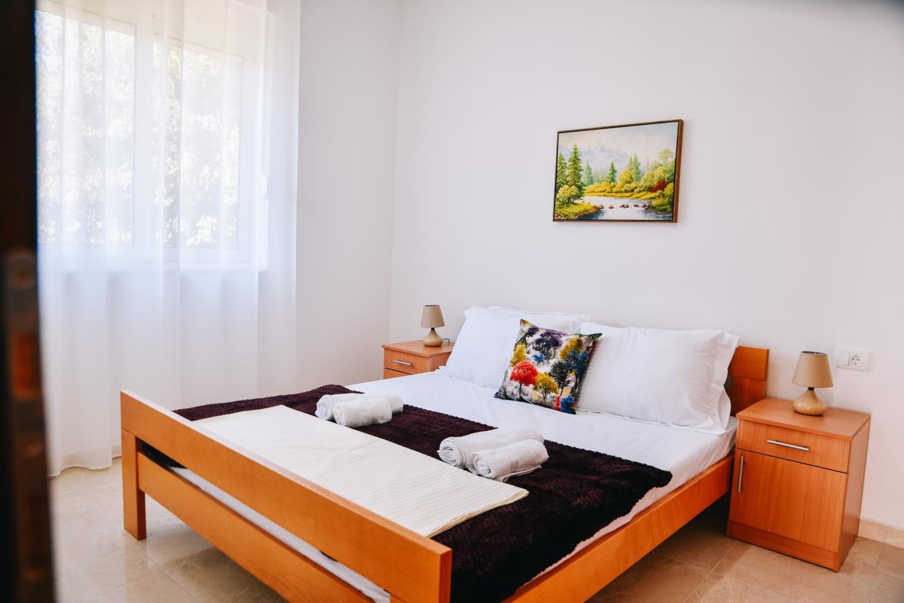Free WiFi, bed sheets