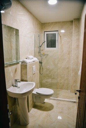 Toallas, papel higiénico