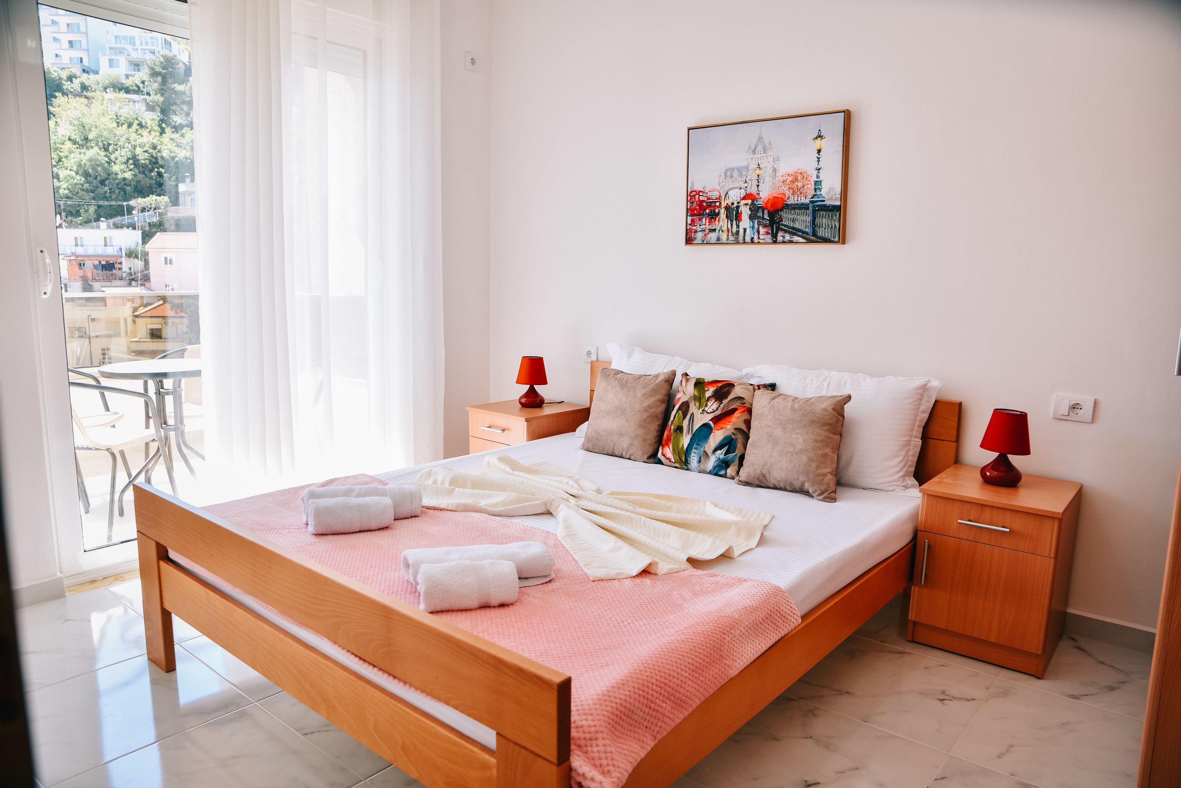 免费 WiFi、床单