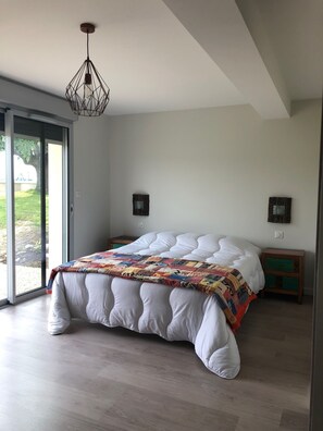 2 bedrooms, iron/ironing board, free WiFi, bed sheets