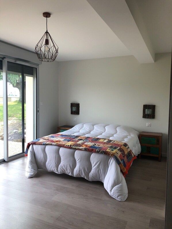 2 bedrooms, iron/ironing board, free WiFi, bed sheets