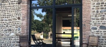 Renovated 3 épis barn with 1 to 2 air-conditioned bedrooms for 2 to 6 people.