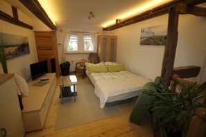 1 bedroom, iron/ironing board, free WiFi, bed sheets