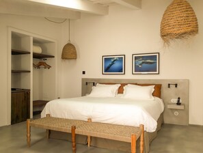 Minibar, coffres-forts dans les chambres, rideaux occultants