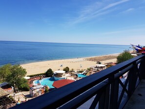 Panoramic-Apartment, 1 Schlafzimmer, Balkon, Meerblick | Terrasse/Patio