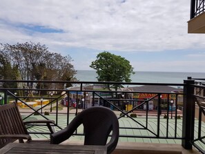 Panoramic-Apartment, 2 Schlafzimmer, Balkon, Meerblick | Blick vom Balkon