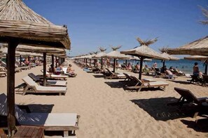 Am Strand, weißer Sandstrand