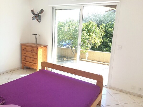 6 bedrooms, in-room safe, iron/ironing board, WiFi