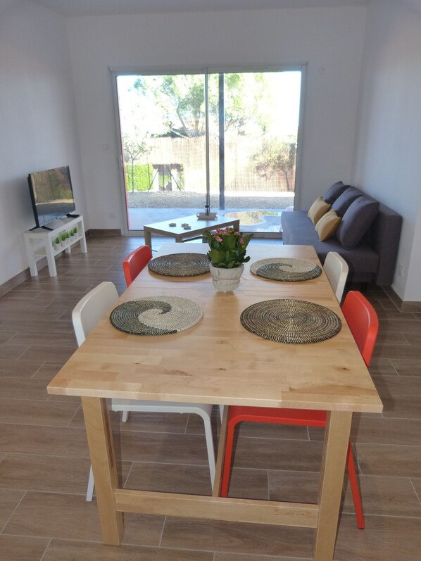 Interior - LODGES II, in the middle of lavender and olive trees. (Valensole)