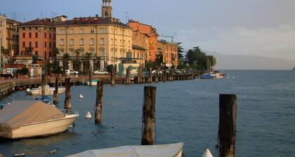 Cómoda casa de vacaciones en el centro histórico de Muslone, Gargnano