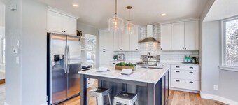 Luxurious Littleton 5-bedroom home near Red Rocks, Manor House & C-470.