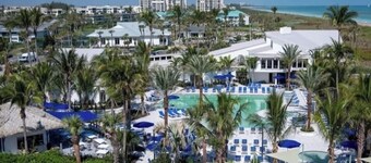 Luxurious Beach Resort Atmosphere Getaway