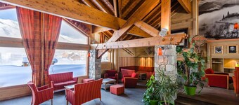 Appartement près des pistes! Piscine + Sauna