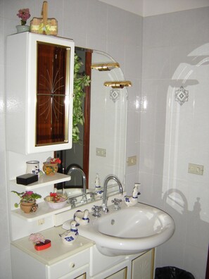 Hair dryer, soap, shampoo, toilet paper - BeB Gli Ulivi Pozzillo (Acireale)