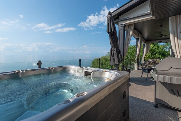 Baignoire à remous extérieure