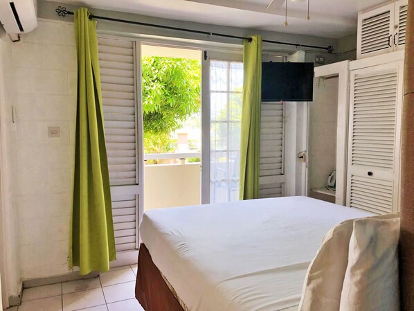 1 habitación, tabla de planchar con plancha, wifi gratis y ropa de cama 