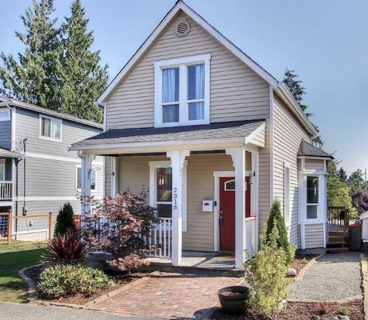 Beautiful Tacoma Hilltop Home