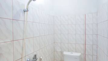 Shower, rainfall showerhead, towels