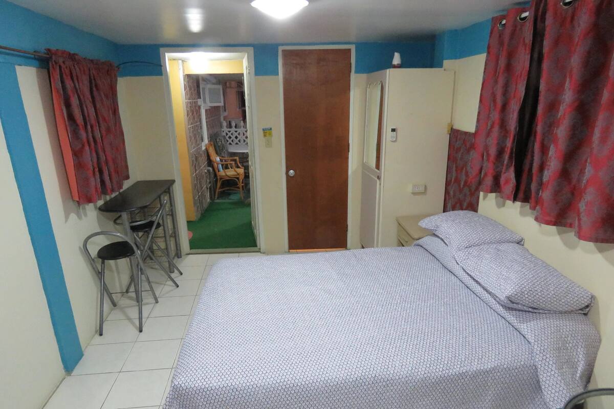 Estúdio luxo | Wi-Fi de cortesia, roupa de cama