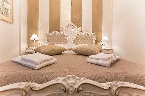 8 bedrooms, desk, iron/ironing board, travel crib