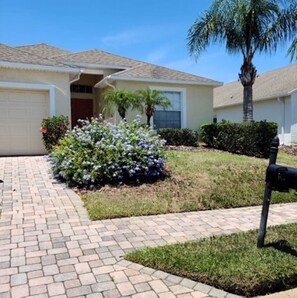 Exterior - Stunning 3 bed villa  with  large private pool. Close to Disney (Davenport)