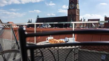 Royal Loft, 2 Bedrooms, Terrace, City View | Terrace/patio