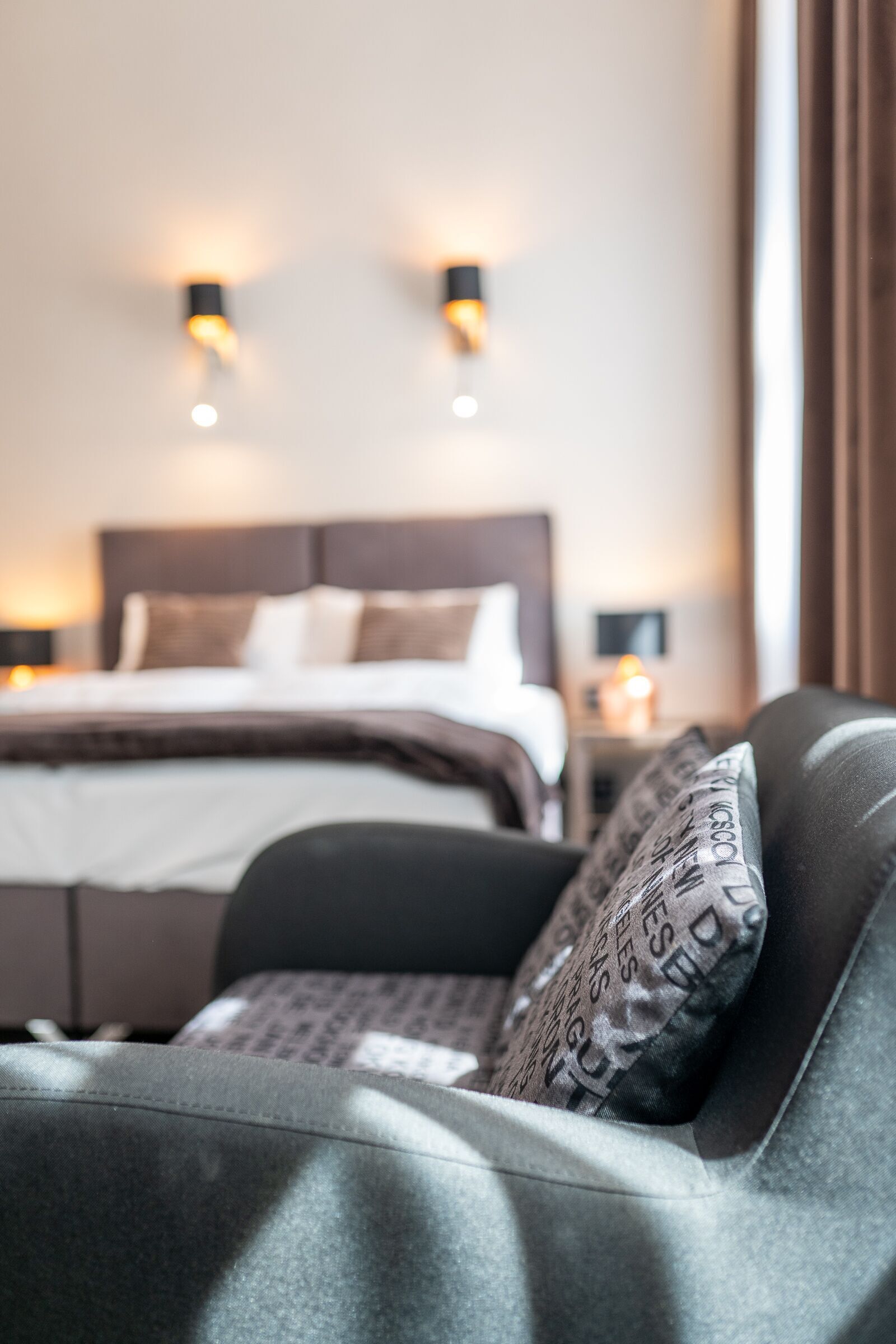 Premium bedding, in-room safe, individually decorated