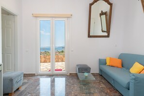 TV, books, stereo - PYRGI VIEW EXECUTIVE ,Private pool,Glorious views !
00001622259 (corfu)
