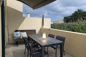 Unclassified image, 4 of 11, button - Villa Dragoeiro (Porto Santo)