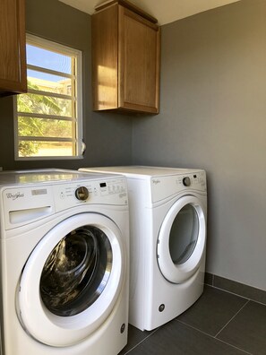 Interior - DragonFly Studio, a charming place dedicated to relaxation (The Valley)