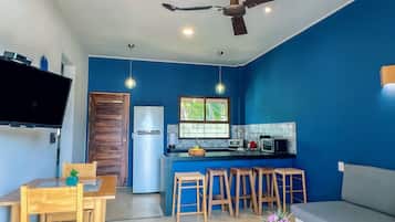 Departamento Cocos | Vardagsrum | 32-tums platt-tv med satellitkanaler och tv