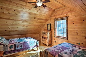 2 bedrooms, desk, free WiFi, bed sheets